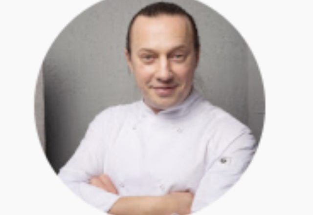 Шеф-повар Василий Емельяненко